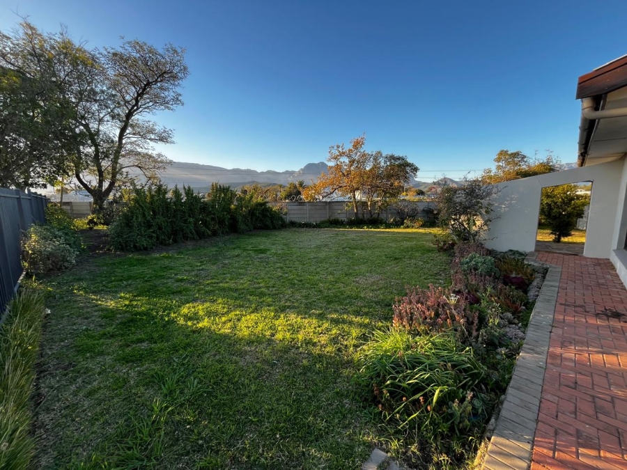 3 Bedroom Property for Sale in Langerug Western Cape
